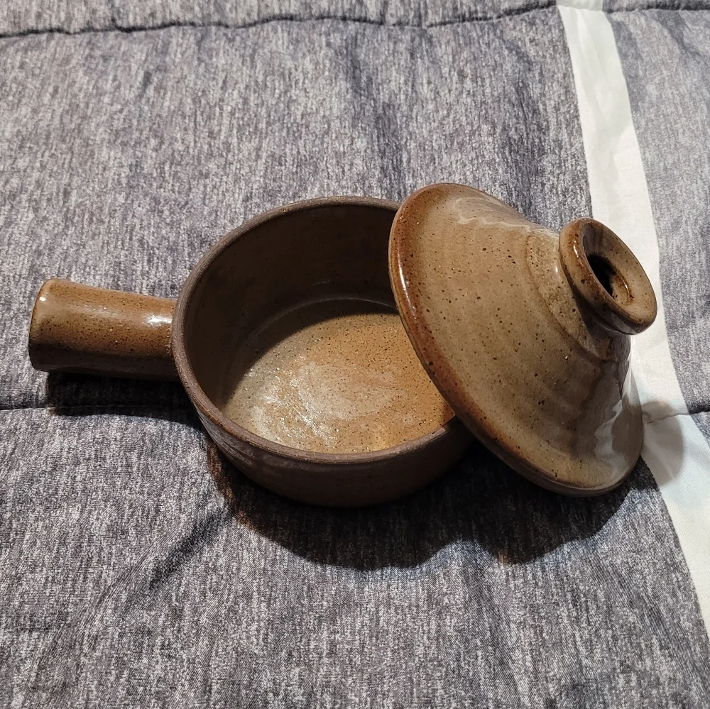 Vintage Stoneware Brown Pottery Crock~Vented Lid~Soup Bowl~Serving Dish